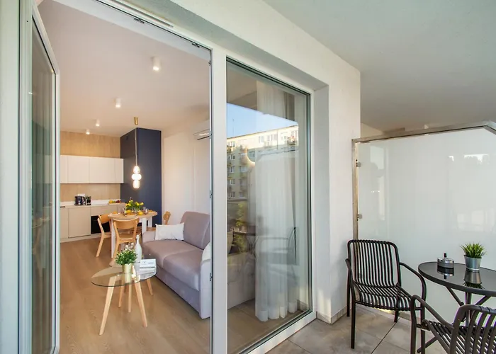 North Apartments, Vibe *